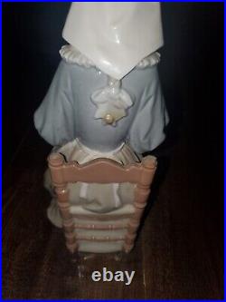 RARE Retired Large Lladro The Embroiderer Lady Sewing in Chair