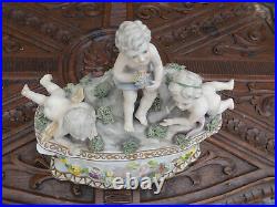 Rare Italian Bassano marked porcelain box putti cherub portrait medaillons