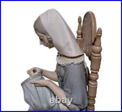 Retired Large Lladro The Embroiderer Lady Sewing in Chair #4865 Excellent Spain