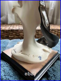 Vintage Giuseppe Armani Mime Lady Clown figurine 13.5 inches tall. Signed 1989