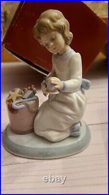 Vintage Lladro Figurine Ringing In The Season #6671 withBox Retired So Precious
