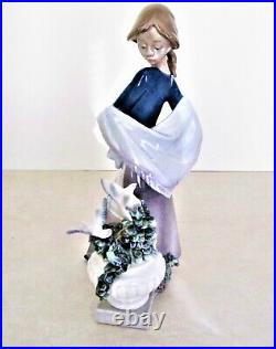 Vintage Lladro Porcelain Figurine Woman with Doves In the Garden #. 5416 1996