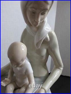 Vintage Made In Spain Mother & Child 12 Tall 12.75 Wide
