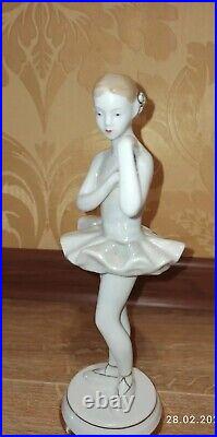 Vintage original porcelain Figurine Ballerina with flower USSR 1950s DFZ VERBILK