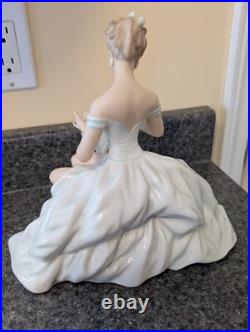 Wallendorf 1764 Porcelain Figurine 1590/3 Seated Lady Holding A Fan 10.25 Tall Wallendorf 1764 Porcelain Figurine 1590/3 Seated Lady Holding A Fan 10.25 Tall