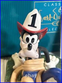 Walt Disney Classics-Fireman Goofy'All Wrapped Up'-New in Box, withCOA #1011/2002 Walt Disney Classics-Fireman Goofy'All Wrapped Up'-New in Box, withCOA #1011/2002