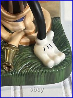 Walt Disney Classics-Fireman Goofy'All Wrapped Up'-New in Box, withCOA #1011/2002 Walt Disney Classics-Fireman Goofy'All Wrapped Up'-New in Box, withCOA #1011/2002