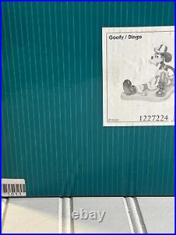Walt Disney Classics-Fireman Goofy'All Wrapped Up'-New in Box, withCOA #1011/2002 Walt Disney Classics-Fireman Goofy'All Wrapped Up'-New in Box, withCOA #1011/2002